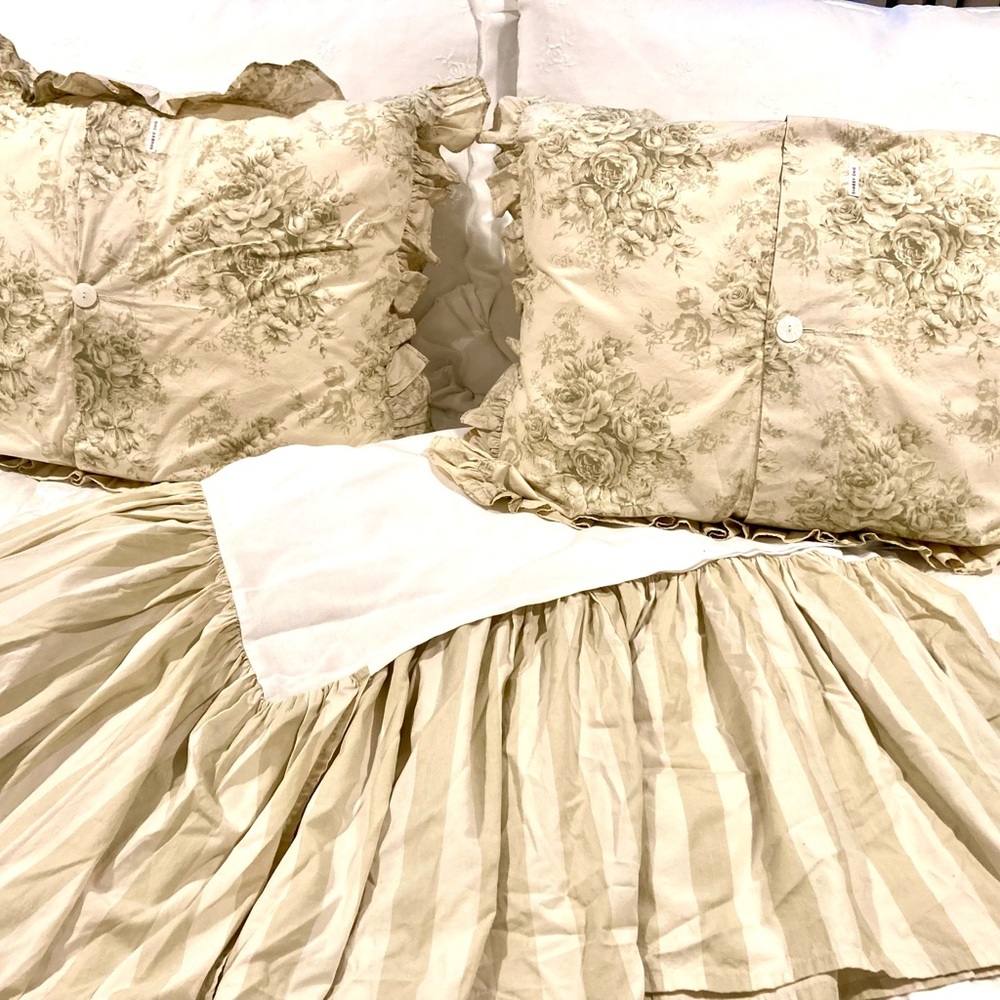 SHABBY CHIC Queen Dust Ruffle - Picture 3 of 6